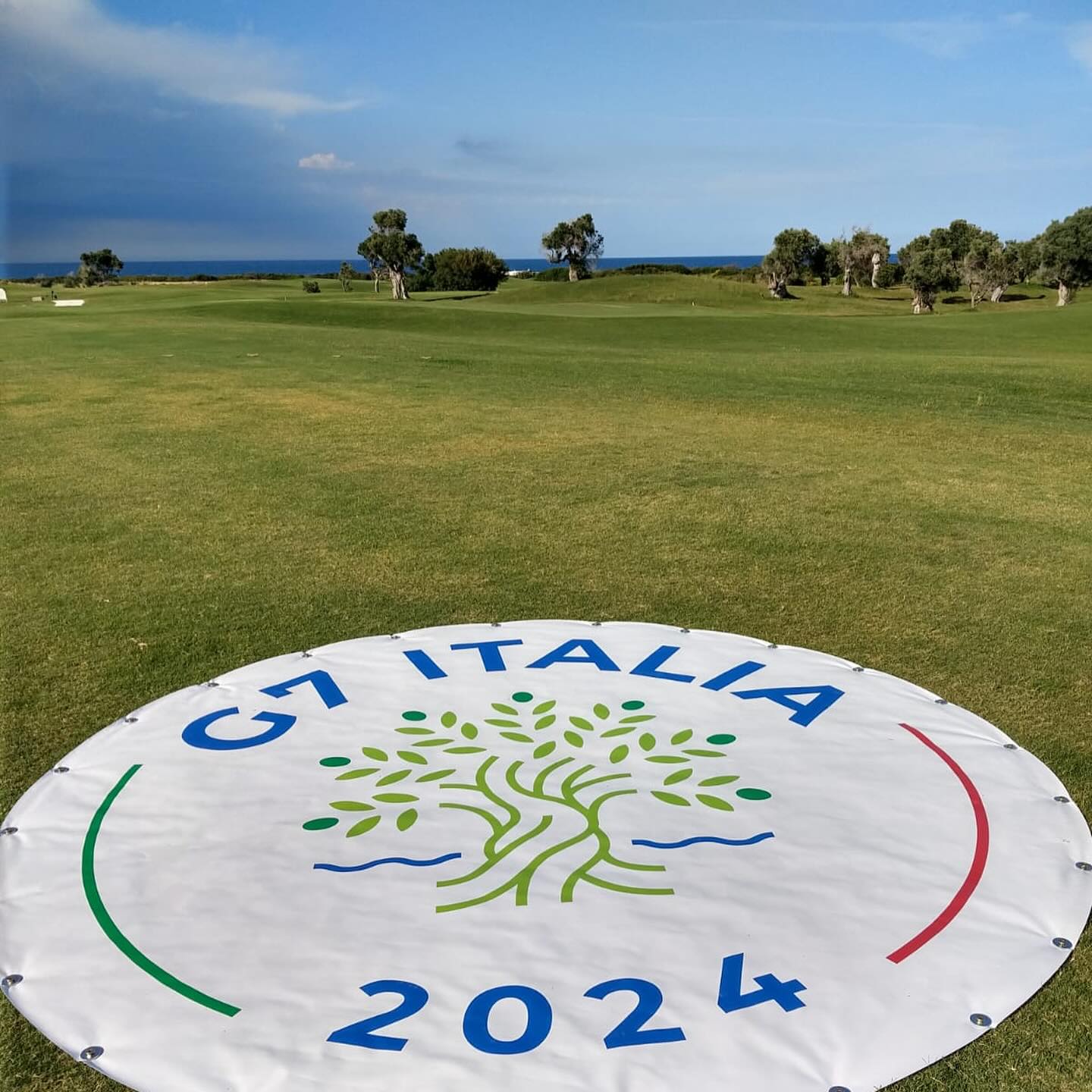 G7 Italia 2024 da Borgo Egnazia 

#prosrl #liveevents #hostg7 #rai #broadcast #g7italy 

@pasquale.zivoli @robertazvl @_mari_florio_ @ottavio.arvizzigno @vincenzomastroleo @gantonio72 @francesco_filioli @vale_mate_ @alex_briuolo_videografo @giogrif @dariofranciosa @danilouelong @cicciusound @grazziudd @marcello.dandria
