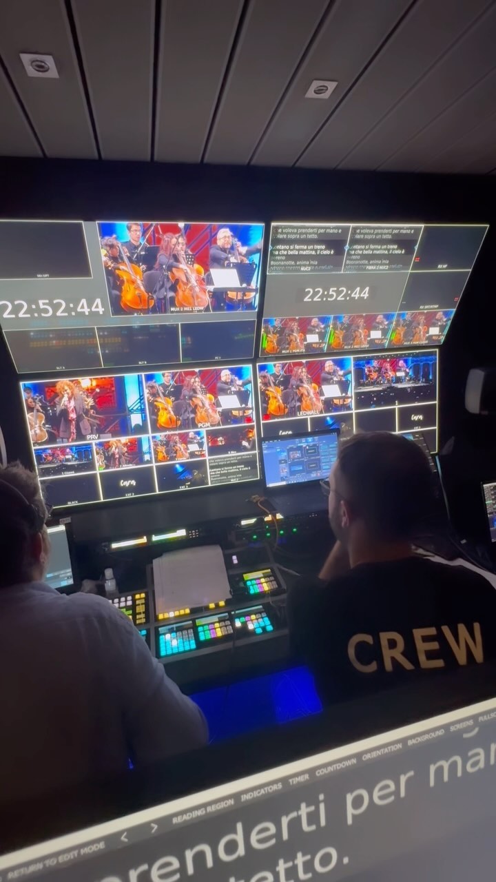 Fiorella Mannoia, Paola Turci, Erica Mou e Rosmy in concerto da Piazza Cavour di Foggia (FG) dinanzi alla Fontana del Sele per omaggiare il grande maestro Lucio Dalla, legatissimo al territorio di Foggia.

Ad accompagnare le voci delle cantanti l’Orchestra Sinfonica del Conservatorio di Foggia diretta
dal Maestro Beppe D’Onghia, storico collaboratore di Lucio Dalla.

#prosrl #direttetv #aqp #liveconcert #tvproduction #fiorellamannoia #luciodalla #ericamou #paolaturci #rosmy